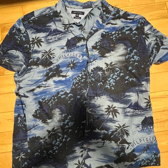 Tommy Hilfiger Other - Tommy Hilfiger Blue Scenic Print Shirt